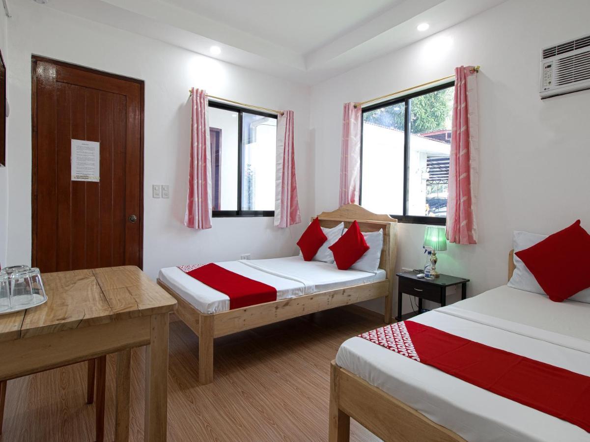 Oyo 777 Rn Guesthouse Moalboal Exterior photo